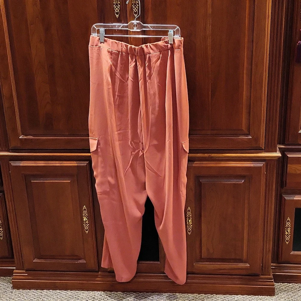 Eloquii Size 24 Coral Dress Cargo Pants - Picture 3 of 5